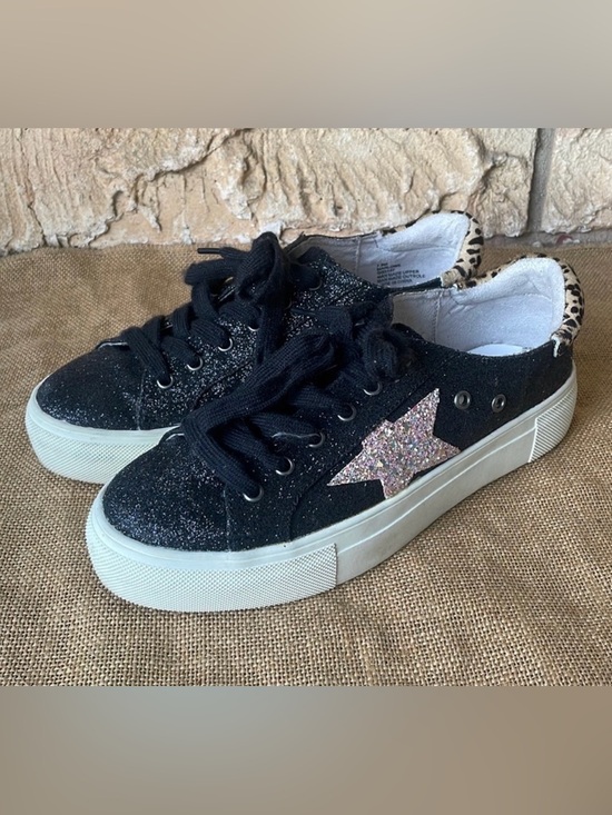 MIA Shoes - Mia marlowe Shoe Star Glitter sneakers, Black & Pink Size 7 1/2 Sold Out